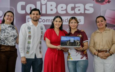 INDIRA VIZCAÍNO ENTREGA CASI 1,200 COLIBECASCOMPUTADORAS A ESTUDIANTES DEL TEC DE COLIMA
