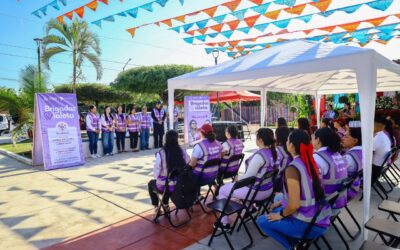 ACERCAN SERVICIOS DE BRIGADA VIOLETA A MUJERES DE LAS MORAS EN COQUIMATLÁN